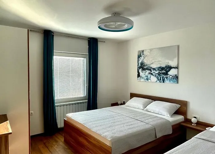 Relax アパート ポルトローシュ